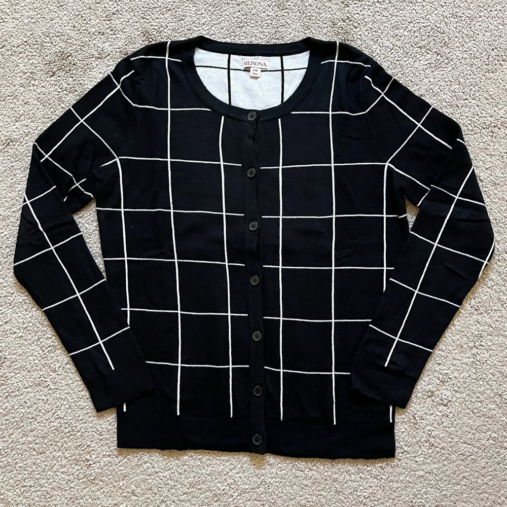 Women’s Sweater - EUC